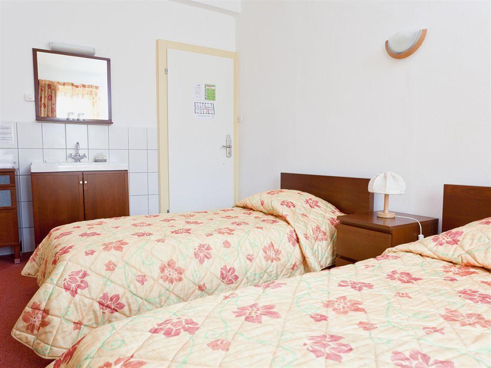 Hotel Du Marche Lausanne Bagian luar foto